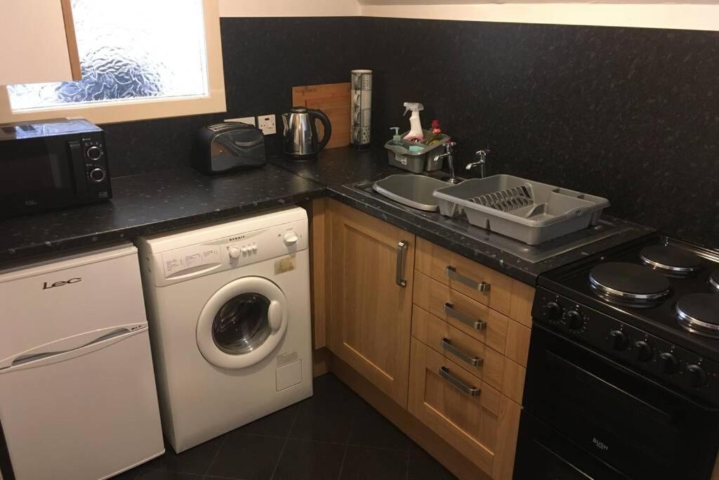 2 Bedroom Flat In Stornoway Town Centre Εξωτερικό φωτογραφία
